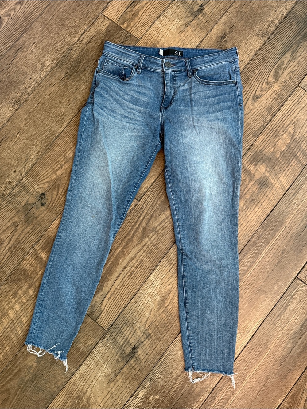 Kut from the Kloth Donna Ankle Skinny Medium Blue Skinny Jeans with Frayed Hem